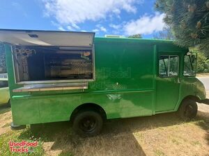 Clean - Chevrolet P30 All-Purpose Food Truck Professional Mobile Food Unit