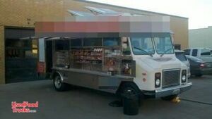1995 - 32' x 12 Chevy Grumman P30 Mobile Kitchen / Food Truck.