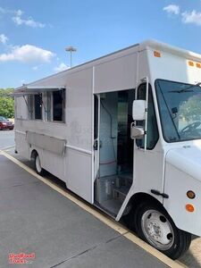 2005 25' Chevy Workhorse P32 Step Van Food Truck with NEW Kitchen