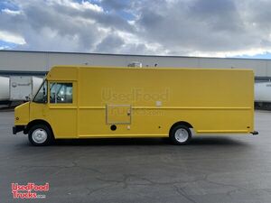 Like-New 2007 Freightliner MT45 Step Van All-Purpose Food Truck.