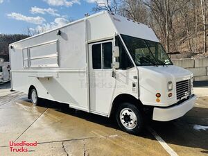 22' 2007 Freightliner MT45 Food Truck with 2023 Kitchen Build-Out.