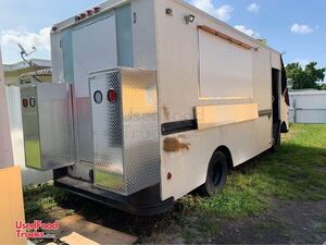 Chevrolet P30 Food Truck with a Brand NEW Unused Kitchen