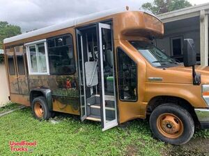 Well-Maintained 2010 Ford E-350 Kitchen Food Truck/ Business on Wheels