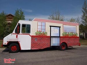 1999 - Chevy P30 Lunch / Food Truck.