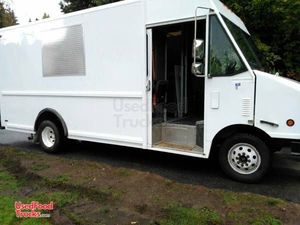 2000 Ford E450 Utilimaster Step Van Kitchen Food Truck