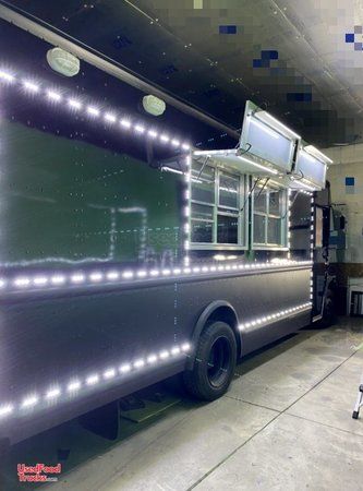 2011 LOADED Morgan Olson 28' Workhorse Food Truck w/ NEW 2020 Kitchen.