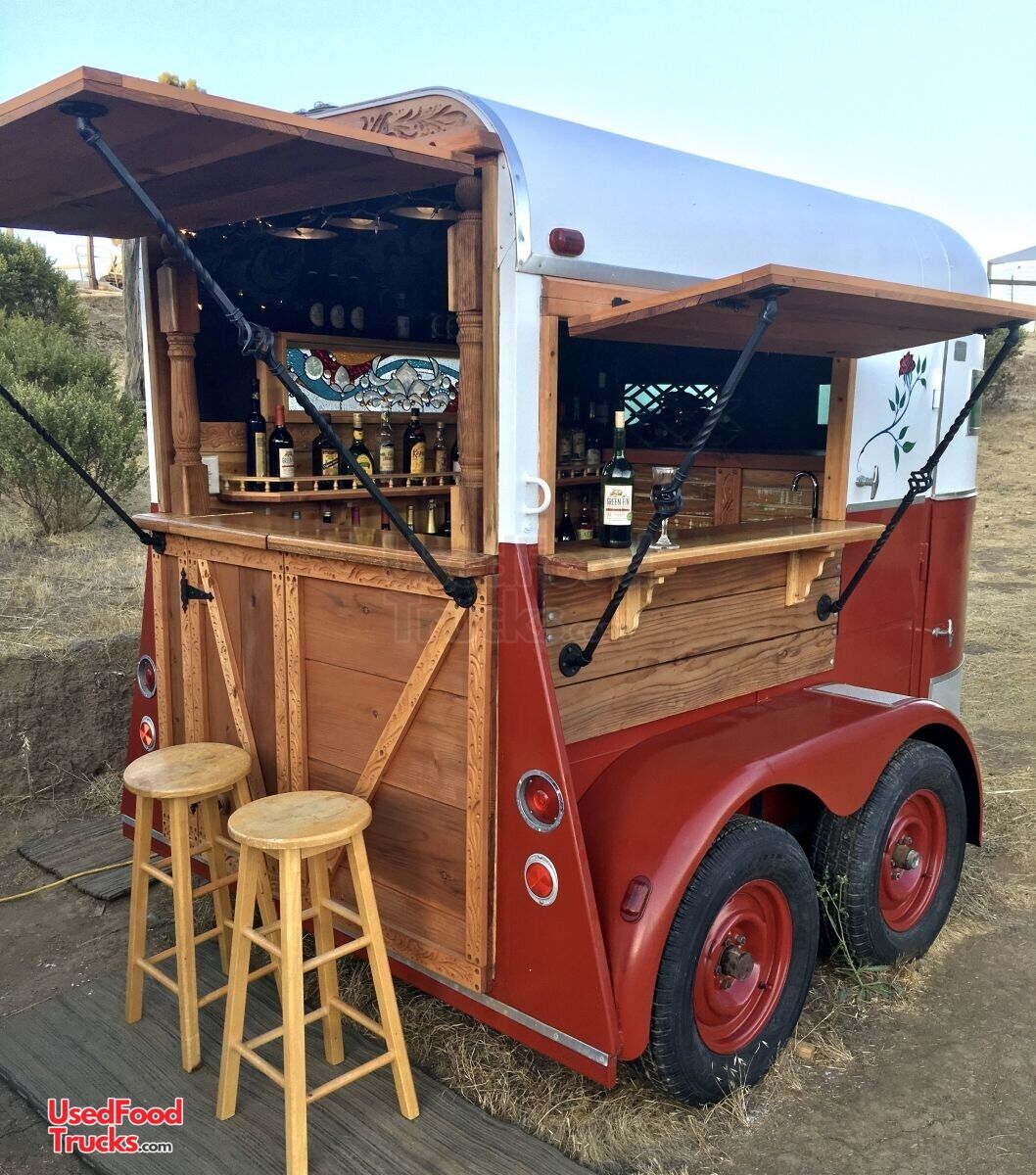 CUTE 1974 5' x 9.5' Vintage Horse Trailer