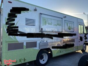2006 18' Freightliner MT45 Diesel Food Truck / Professional Mobile Kitchen
