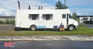 2001 Freightliner International Food Truck Concession Mobile Kitchen w/ Cummins Diesel