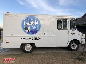 Ready to Go 18' GMC Boba Tea Truck / Mobile Drinks Unit Beverage Truck.