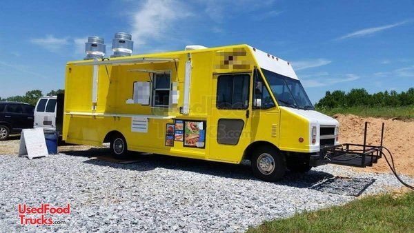 2001 Chevrolet Workhorse Step Van Kitchen Food Truck / Mobile Kitchen