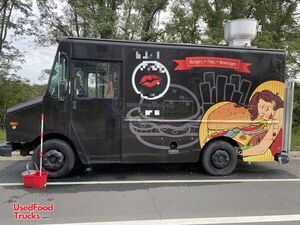 Fully-Equipped 2004 Freightliner Step Van Kitchen Food Truck with Pro-Fire