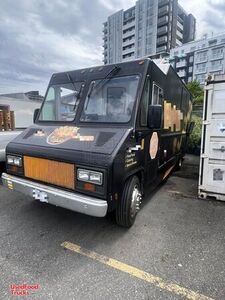 2007 20' Workhorse All-Purpose Food Truck with Fire Suppression System