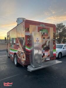 2003 Workhorse P30 14' Diesel Food Truck with Lightly Used 2021 Kitchen