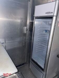 2003 Workhorse P30 14' Diesel Food Truck with Lightly Used 2021 Kitchen