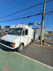 Used 2003 Workhorse P42 Food Truck | Mobile Street Vending Unit