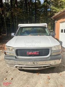 Preowned - 2000 GMC Sierra 2500 Lunch Serving Food Truck