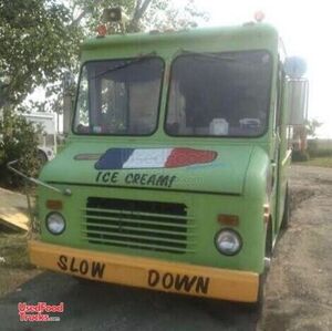 Used Step Van Diesel Ice Cream Truck/ Mobile Soft Serve Unit