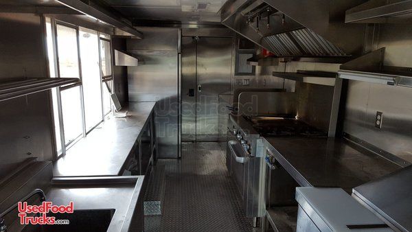 2000 Chevrolet Workhorse Step Van Kitchen Food Truck / Mobile Food Unit
