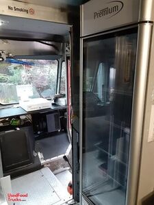 Used 2002 Workhorse P42 Diesel Food Truck with Commercial Pizza Oven