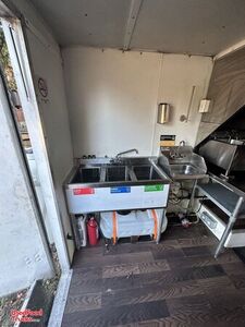 2001 - 18' Workhorse P42 All-Purpose Food Truck | Mobile Food Unit