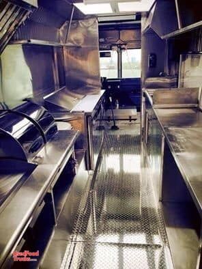 Isuzu NPR Diesel Mobile Food Unit w/ Professional Kitchen Condition