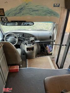 Well Equipped - 2000 19' Ford E450 Coffee-Espresso Truck