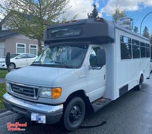 2007 Ford E450 Diesel Food Truck / Ready to Roll Kitchen on Wheels