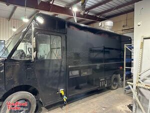 2006 20' Freightliner All-Purpose Food Truck with Fire Suppression System