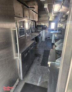 2009 Workhorse Commercial Diesel Food Truck with Pro-Fire Suppression